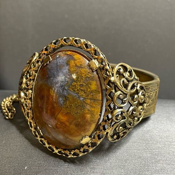Estate Jewelry - Vintage 40mm Agate Locking Cuff Bracelet  Safety Chain Victorian Look Brass Sz 7